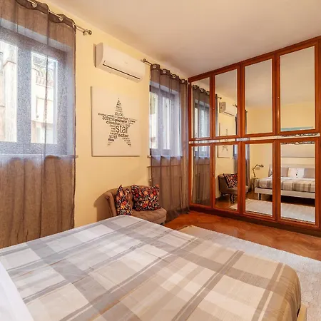 Piazza Navona Penthouse * Rom